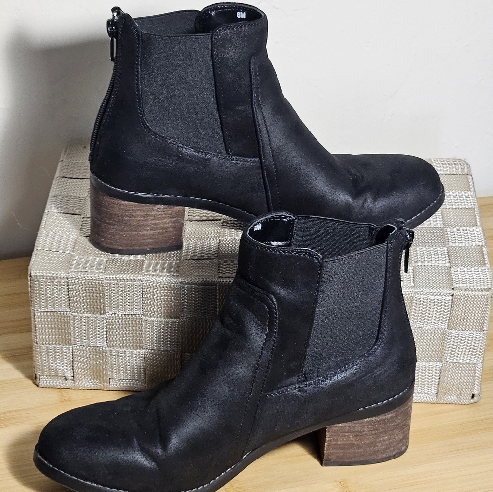 BELLA VITA Black Ankle Boots, Women's size 8 M